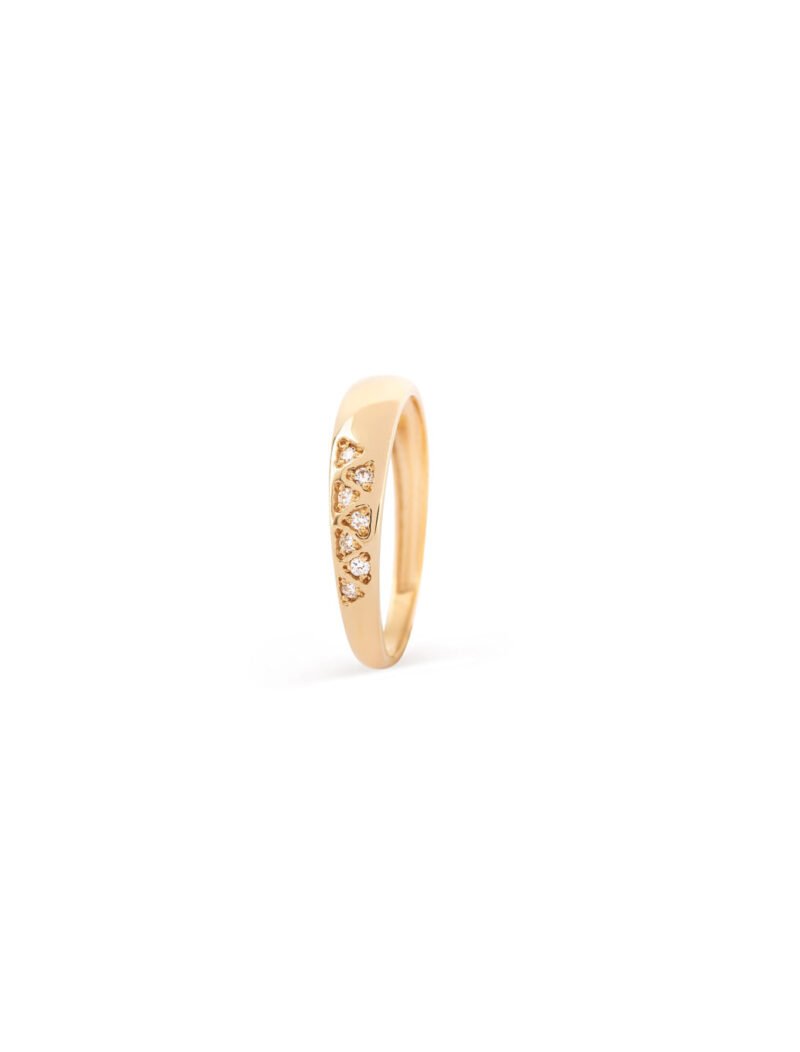 18K Gold Spreaded Diamond Ring
